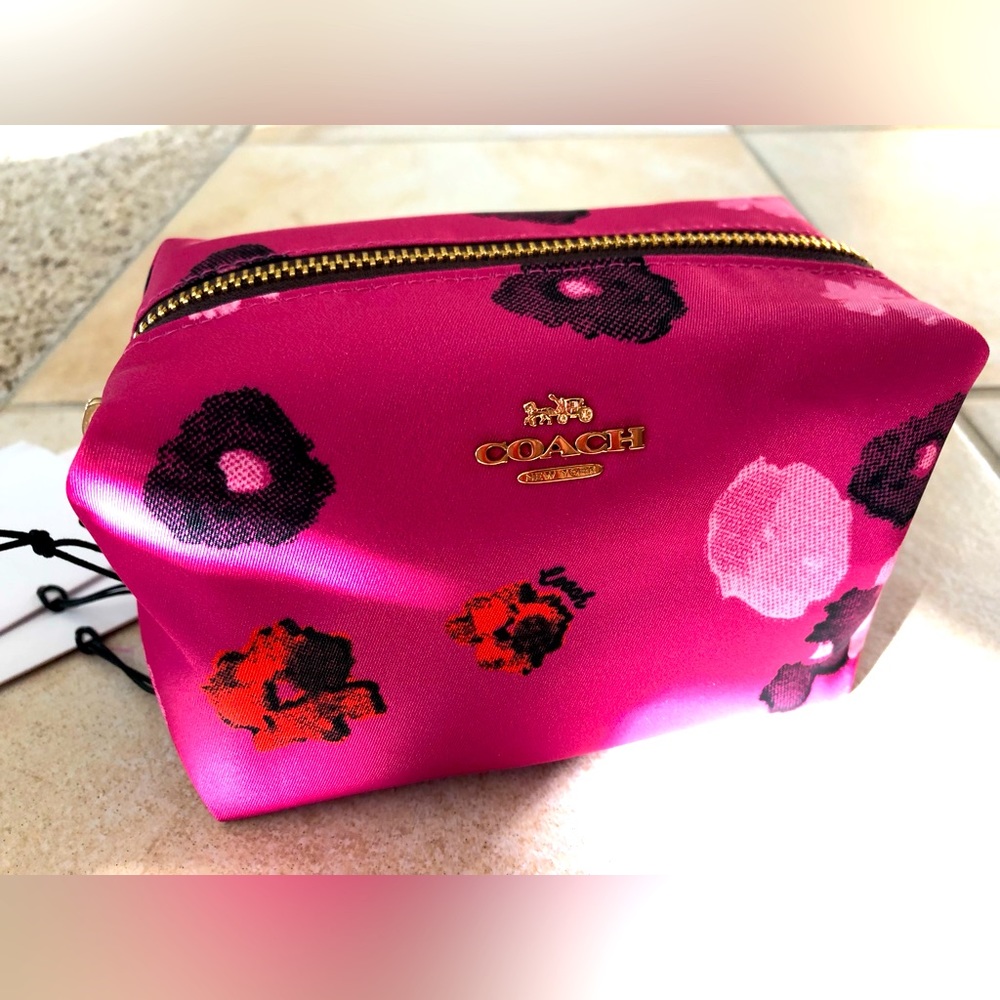Brand new: coach makeup bag